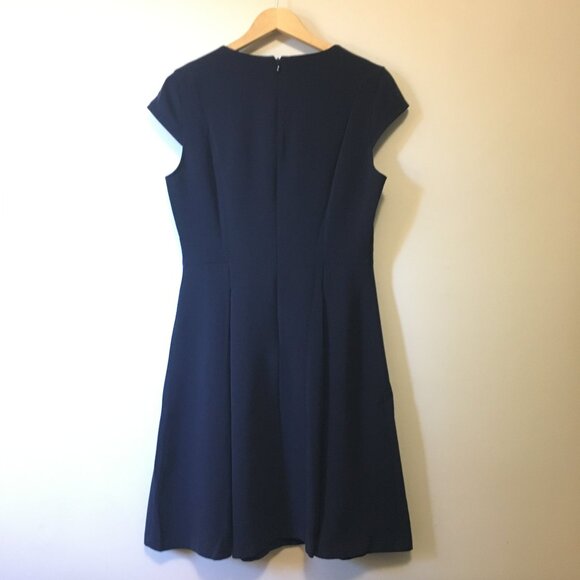 NWT H&M Dark Navy Blue Fit & Flare Pleated Cap Sleeve Dress - Picture 2 of 16